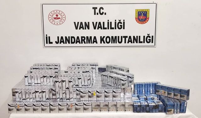 Van’da yol kontrolünde çok sayıda kaçak sigara ele geçirildi