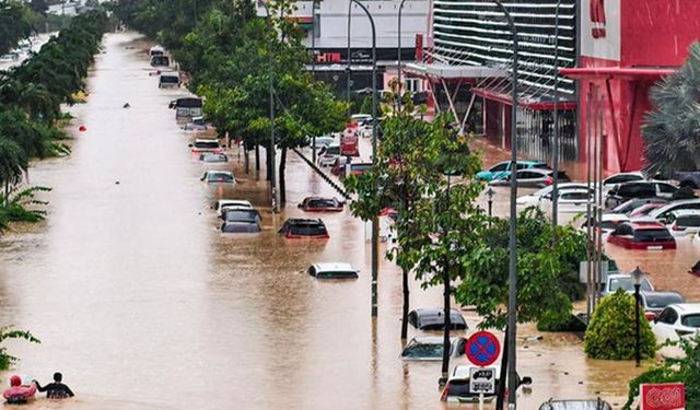 Vietnam'daki sellerde ölü sayısı 90'a yükseldi