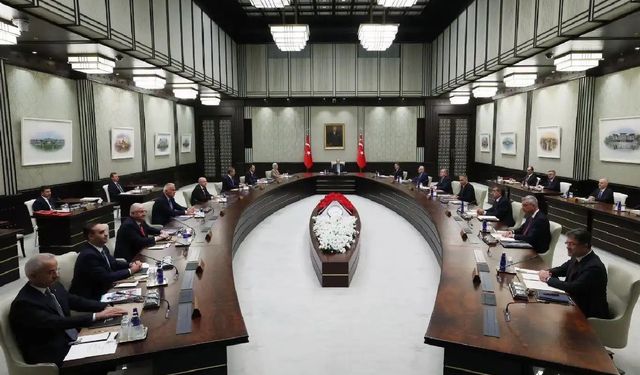 Kabine toplanıyor.. İşte masadaki önemli konular...