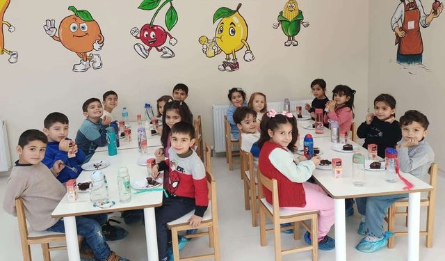 Anaokulu öğrencilerinden Van Gölü Anaokulu’na ziyaret