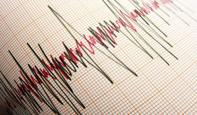 Antalya’da deprem paniği! Serik merkezli sarsıntı korkuttu