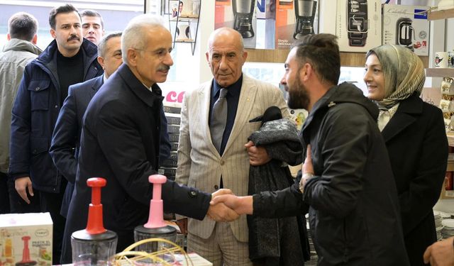 Bakan Uraloğlu’ndan Van esnafına ziyaret