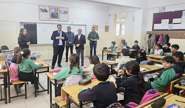 Van Edremit’te okul ziyaretleri devam ediyor