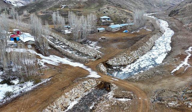 Erciş Şeytanova Köyü’nde dere ıslahı çalışmaları tamamlandı
