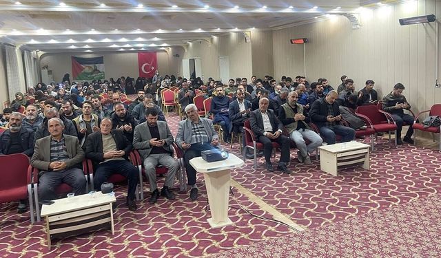 Erciş'te "Yolumuzu Aydınlatan Yıldızlar" programı düzenlendi