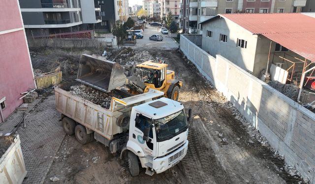 İpekyolu’nda yol açma çalışmaları sürüyor