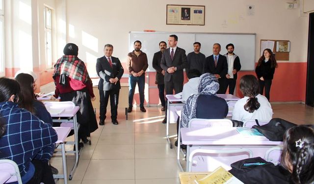 Kaymakam Bakan’dan Çaldıran Anadolu İmam Hatip Lisesi’ne ziyaret