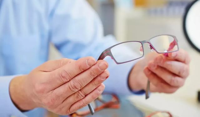 SGK'dan gözlük ödemelerinde yeni karar: Çok odaklı gözlükler bedelsiz olacak
