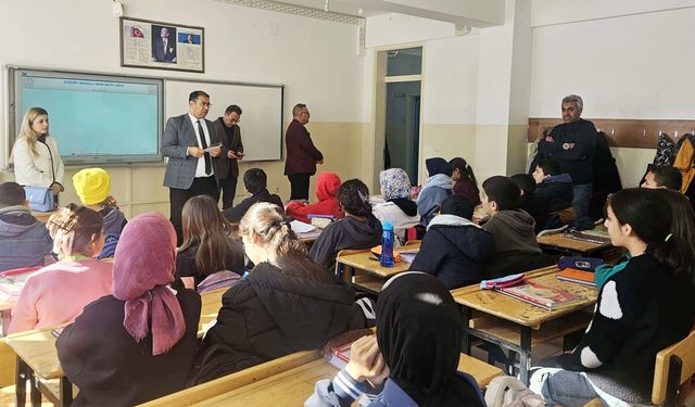 Van Edremit’te okullara yakın takip