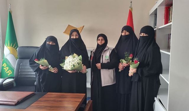 Van Umut Kervanı Kadın Komisyonu’ndan HÜDA PAR’a hayırlı olsun ziyareti