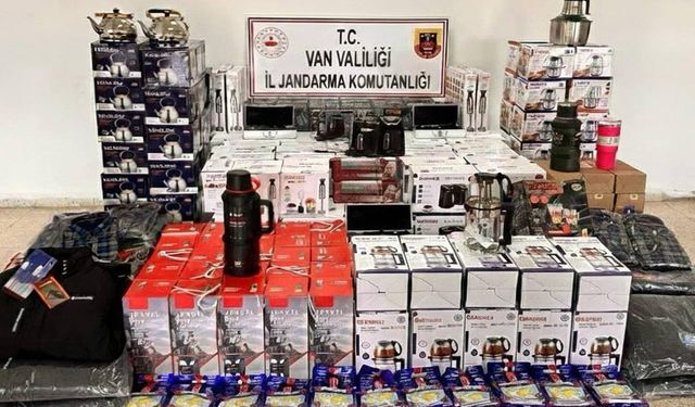Van’da 1 milyon 560 bin TL’lik kaçak eşya ele geçirildi