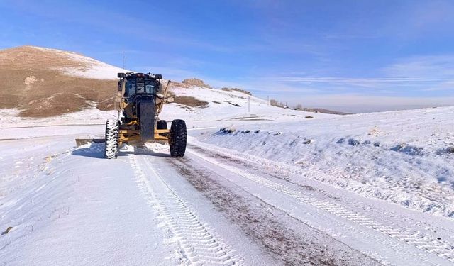 Van’da 102 yerleşim birimine ulaşım sağlanamıyor