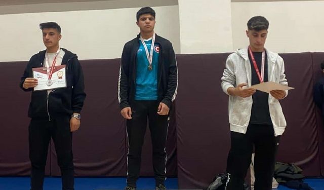 Van’da lise öğrencilerinden büyük başarı!