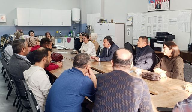 Müdür Yeşilova, İki Nisan İlkokulu’nu ziyaret etti