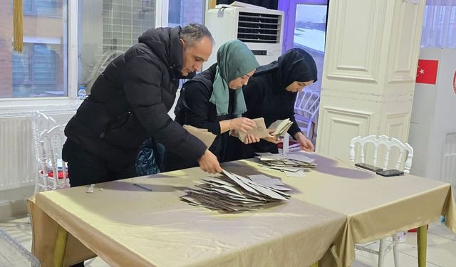 Van Berberler ve Kuaförler Odası’nın yeni başkanı belli oldu