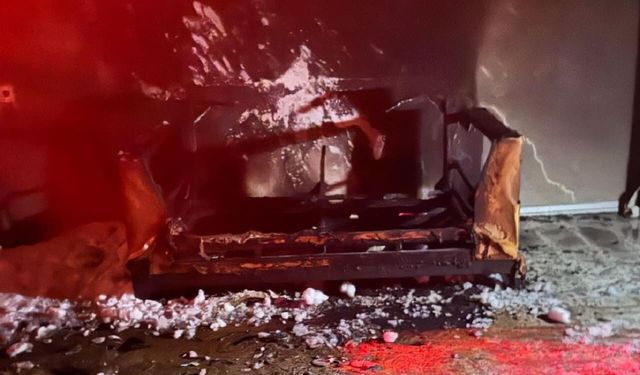 Van’da çıkan yangında zamanla yarış! Ev küle döndü…