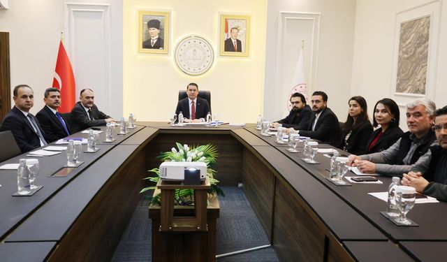 Van’da eğitim, kültür ve sağlık projeleri masaya yatırıldı