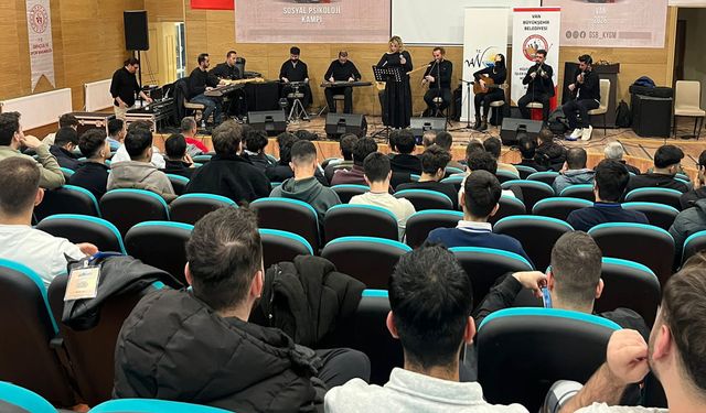 Van’da misafir öğrencilere unutulmaz konser
