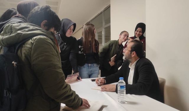Yazar Zeki Bulduk Van’da öğrencilerle buluştu