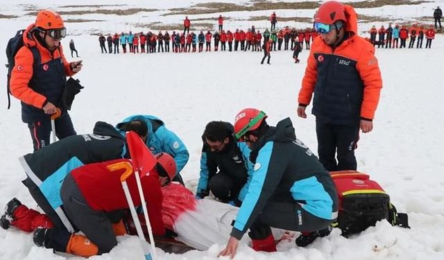 Afet ve Acil Durum Yönetimi Başkanlığı’ndan Van’da çığ tatbikatı