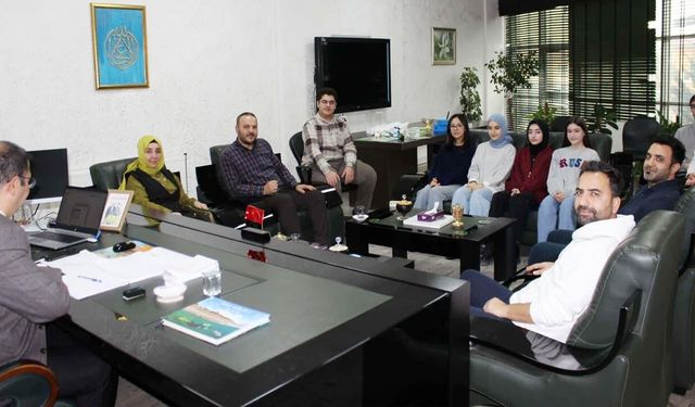 Edremit Bilim ve Sanat Merkezi öğrencilerinden Müdür Nurses’e ziyaret