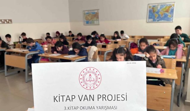 Edremit’te 3. kitap okuma yarışması gerçekleştirildi