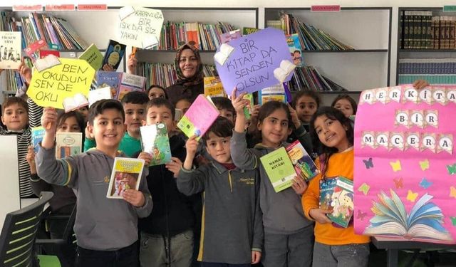 Edremit’te ‘bir kitap da benden olsun’ projesine anlamlı destek