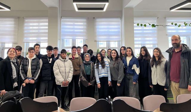 Edremit’te öğrenciler kitap tahlili projesi kapsamında buluştu