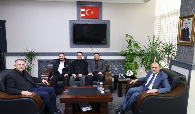 HÜDA PAR’dan Van İl Milli Eğitim Müdürü Çandıroğlu’na hayırlı olsun ziyareti