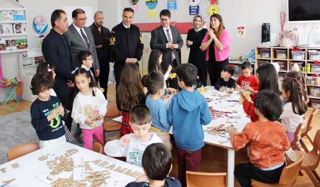 Kaymakam Özdemir’den Edremit’te okul ziyaretleri