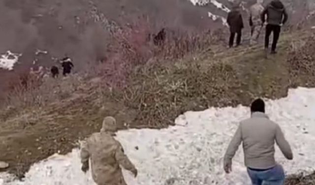 Uçuruma yuvarlanan araçta can pazarı: 3 ölü, 5 yaralı!