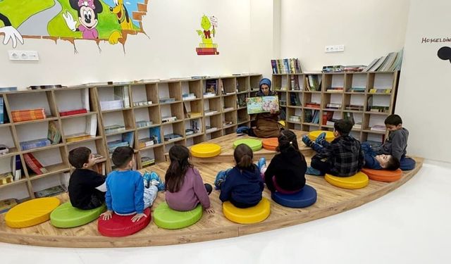 Van’da ‘Annem Bana Masal Okur Musun’ Projesi devam ediyor