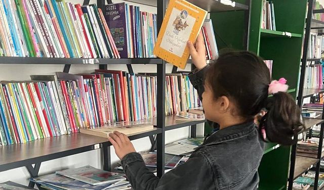Van’da ‘bir kitap da benden olsun’ projesine anlamlı destek