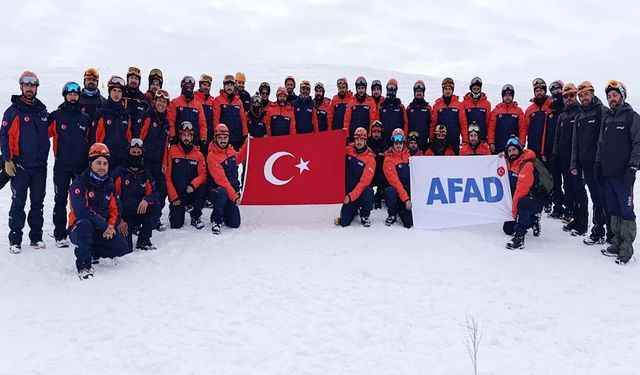 Van’da çığda arama kurtarma eğitimi tatbikatla tamamlandı