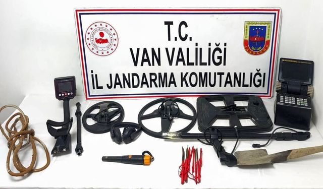 Van’da kaçak kazıya suçüstü! 3 şahıs hakkında adli işlem başlatıldı