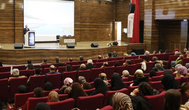 Van’da kronik hastalıklar ve hasta yakınları kongresi düzenlendi
