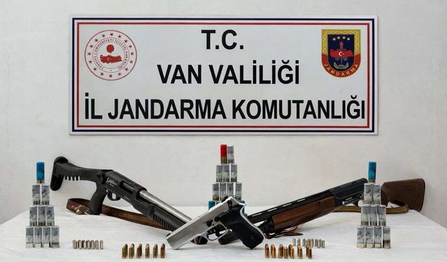 Van’da ruhsatsız silahlar ile yakalanan şahıs gözaltına alındı!