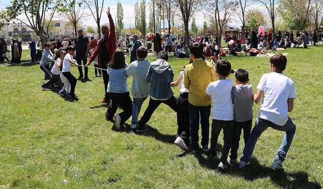 Van’da sosyal destek programları sürüyor