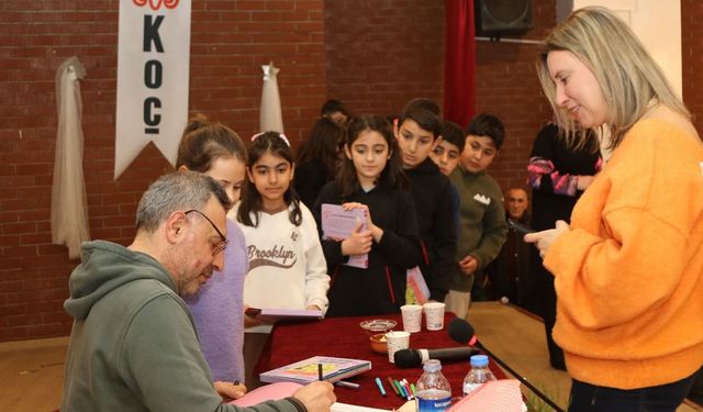 Yazar Salih Zengin Van’da okuyucuları ile buluştu