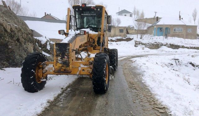 Van’da 216 yerleşim yerine ulaşım sağlanamıyor
