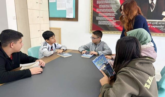 Edremit’te ‘okuyorum yorumluyorum’ projesi devam ediyor