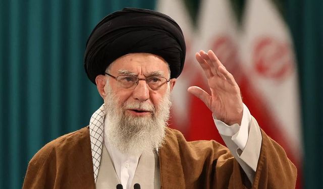 İran Lideri Hamaney’in cenaze töreni ertelendi