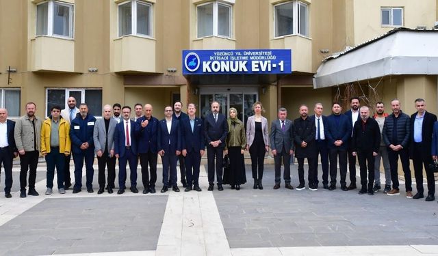 Van Yüzüncü Yıl Üniversitesi’nde geleneksel bayramlaşma töreni gerçekleştirildi