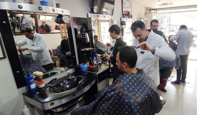 Van’da berber ve kuaförlerde bayram yoğunluğu