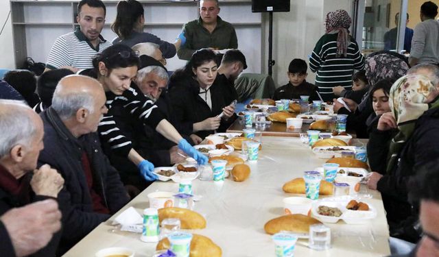 Van’da engelli ve yaşlılar iftar sofrasında buluştu