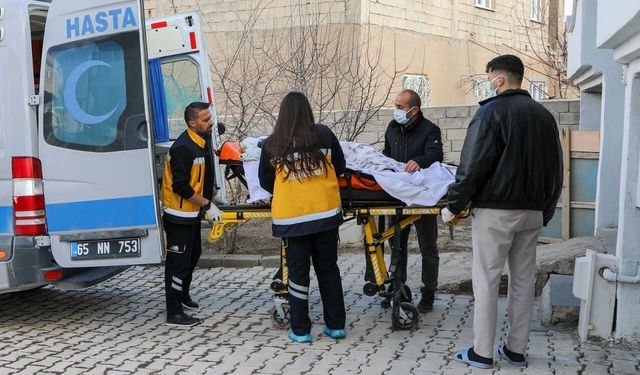 Van’da Hasta Nakil Hizmeti Devam Ediyor