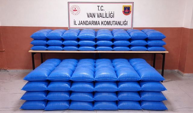 Van’da kaçak gıda operasyonu: 3 Milyon TL değerinde ürün ele geçirildi