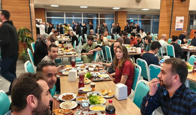 Van’da sağlık çalışanları iftar programında buluştu
