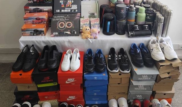 Van’da yüzlerce gümrüksüz kaçak eşya ele geçirildi