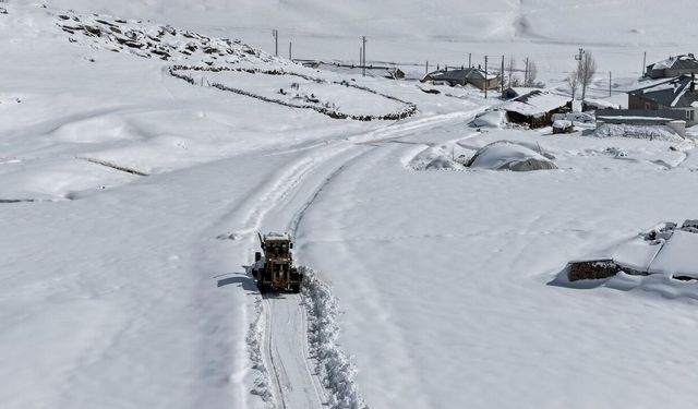 Van’ın 35 yerleşim yolu kapalı! İşte güncel liste!